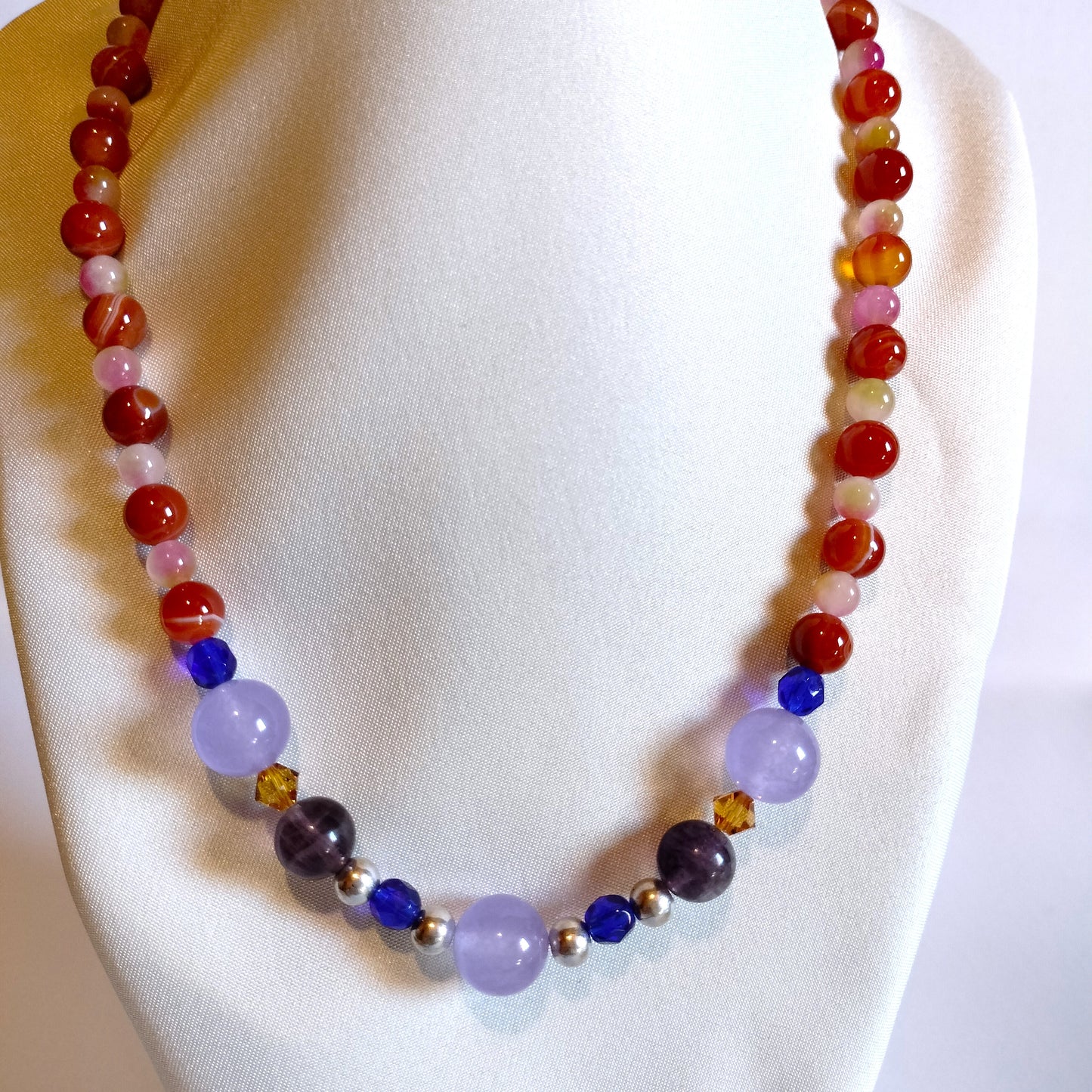 Collier en pierres naturelles et perles de verre n° 008